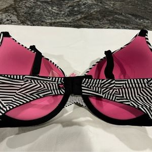 Victoria Secret Pink 34D Where Everywhere Push-Up Bra